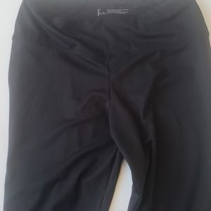 ** BRAND NEW BLACK FELINA LEGGINGS**